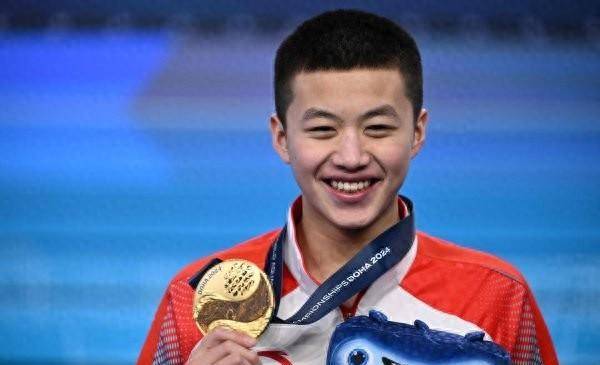 比女选手付出更多！中国首位世锦赛花游男单选手杨顺诚多哈折桂