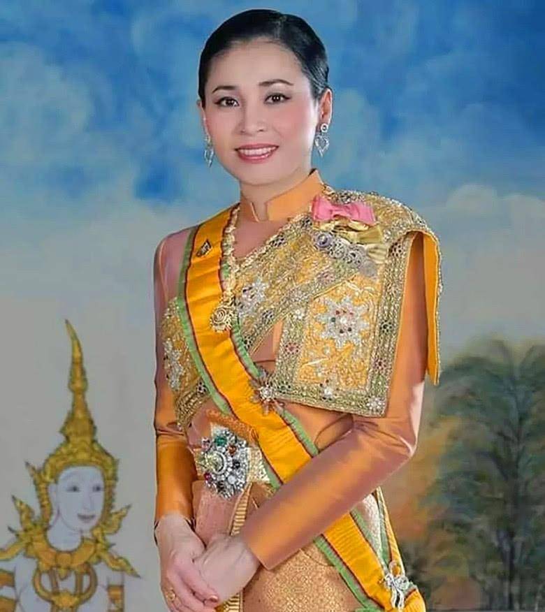 原创泰国王后苏提达能否笑到最后不用担心有高人辅佐3点优势让她高枕