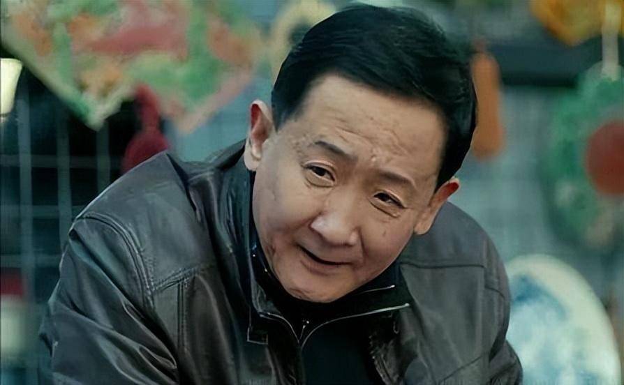 2002年,孙凤英就和陈佩斯一起出演了喜剧《托儿》,2003年又出演了刑侦