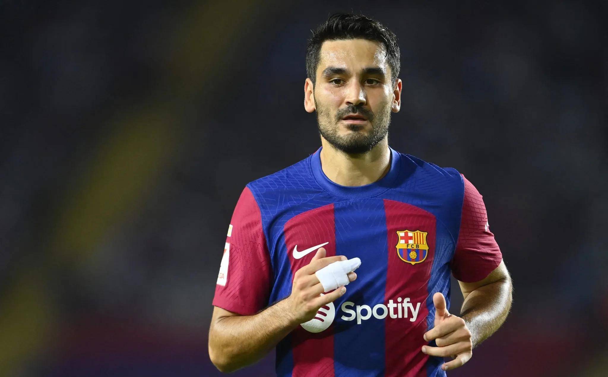 五,京多安巴萨中场德容也是一名出色的全能型中场球员.