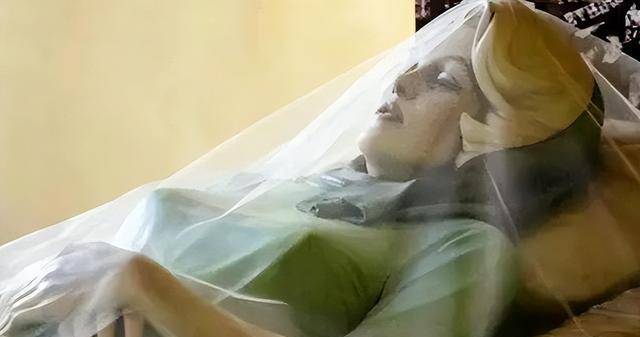 梦露:生前迷倒肯尼迪,36岁死后宛如93岁,金发被剃牙齿也掉光了_死亡
