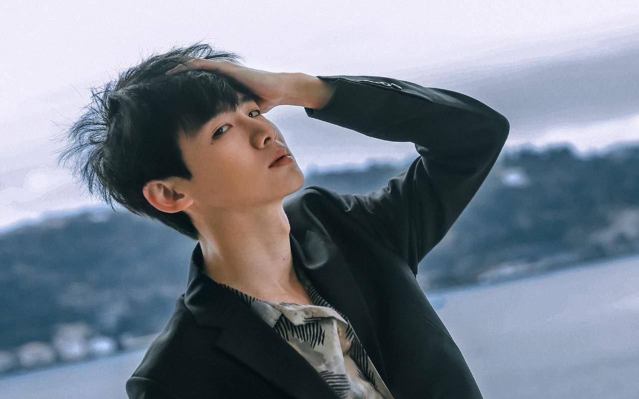 娱乐大爆料:赵丽颖,任嘉伦,张子枫,白敬亭,程潇,小沈阳_郭敬明_宣传