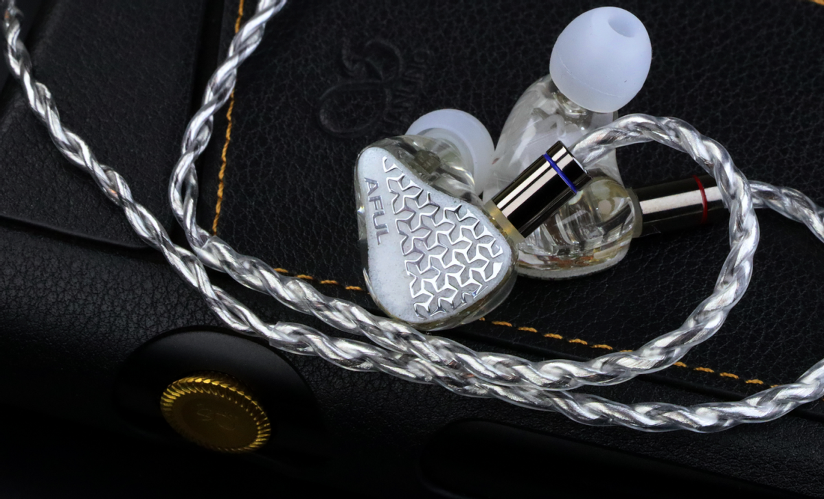 自研新技术单动铁耳机好听吗aful致音magicone有线hifi耳机评测