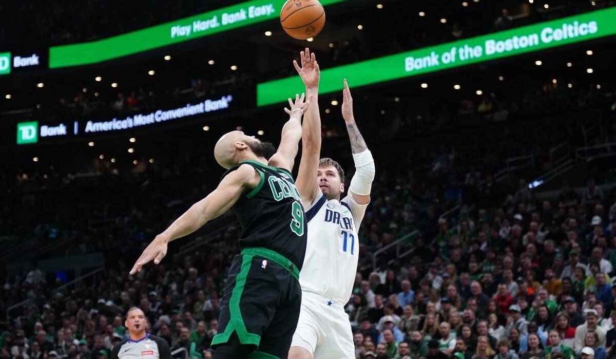 独行侠遭遇绿军铁壁,东契奇三双难救主