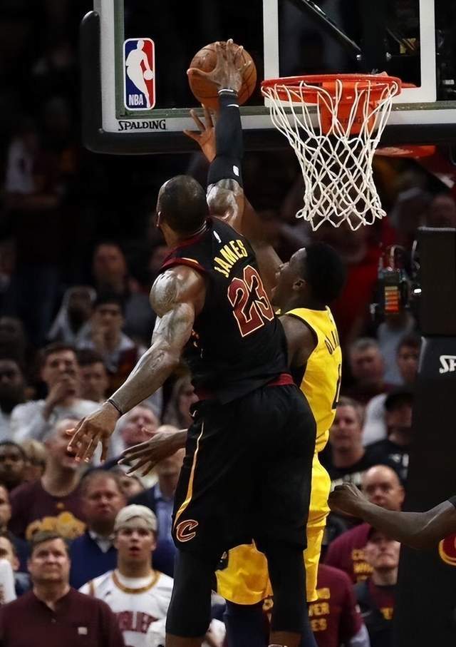 三次贡献压哨绝杀,季后赛无解,无愧灭霸詹_比赛_骑士_交易