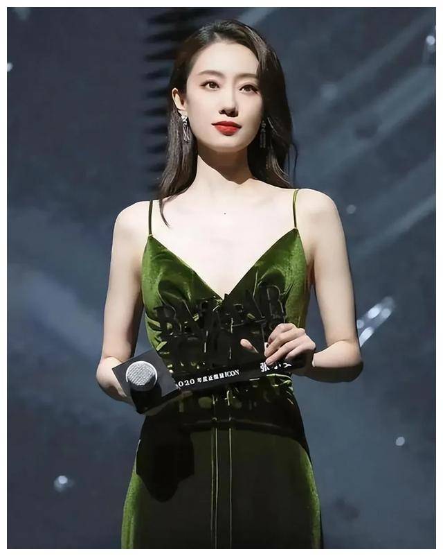 张小斐37岁登场,内娱地位凸显,魅力全开!_合作_成功_传奇