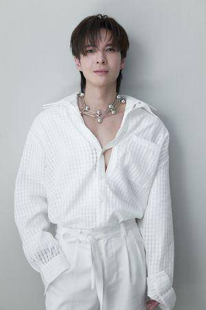 陈势安「走心设计」深v露胸肌 新专辑藏惊喜翻唱_造型_歌曲_情歌