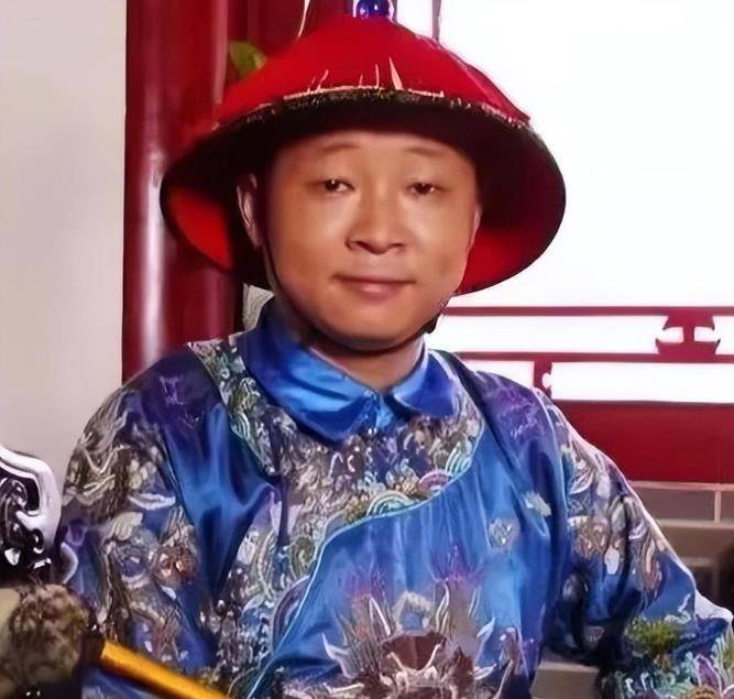 原创三德子赵亮退圈养鸡14年身家亿万个头不高娶高挑模特改善基因