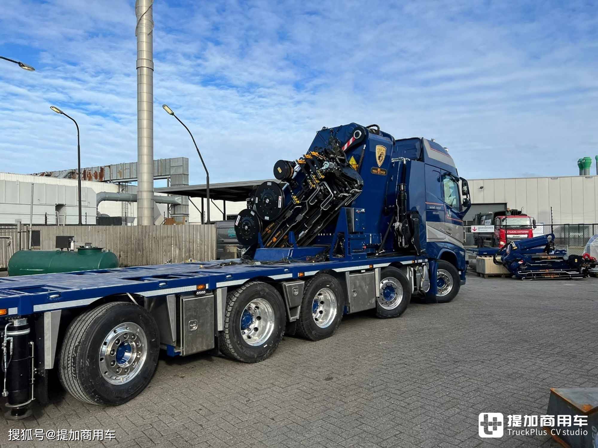 带你见识一台沃尔沃fh底盘5轴随车吊,还可以做牵引车,性能强悍