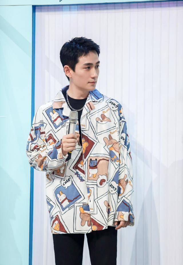 原创隐婚生子被实锤朱一龙老婆身份被扒身材颜值高不输女明星