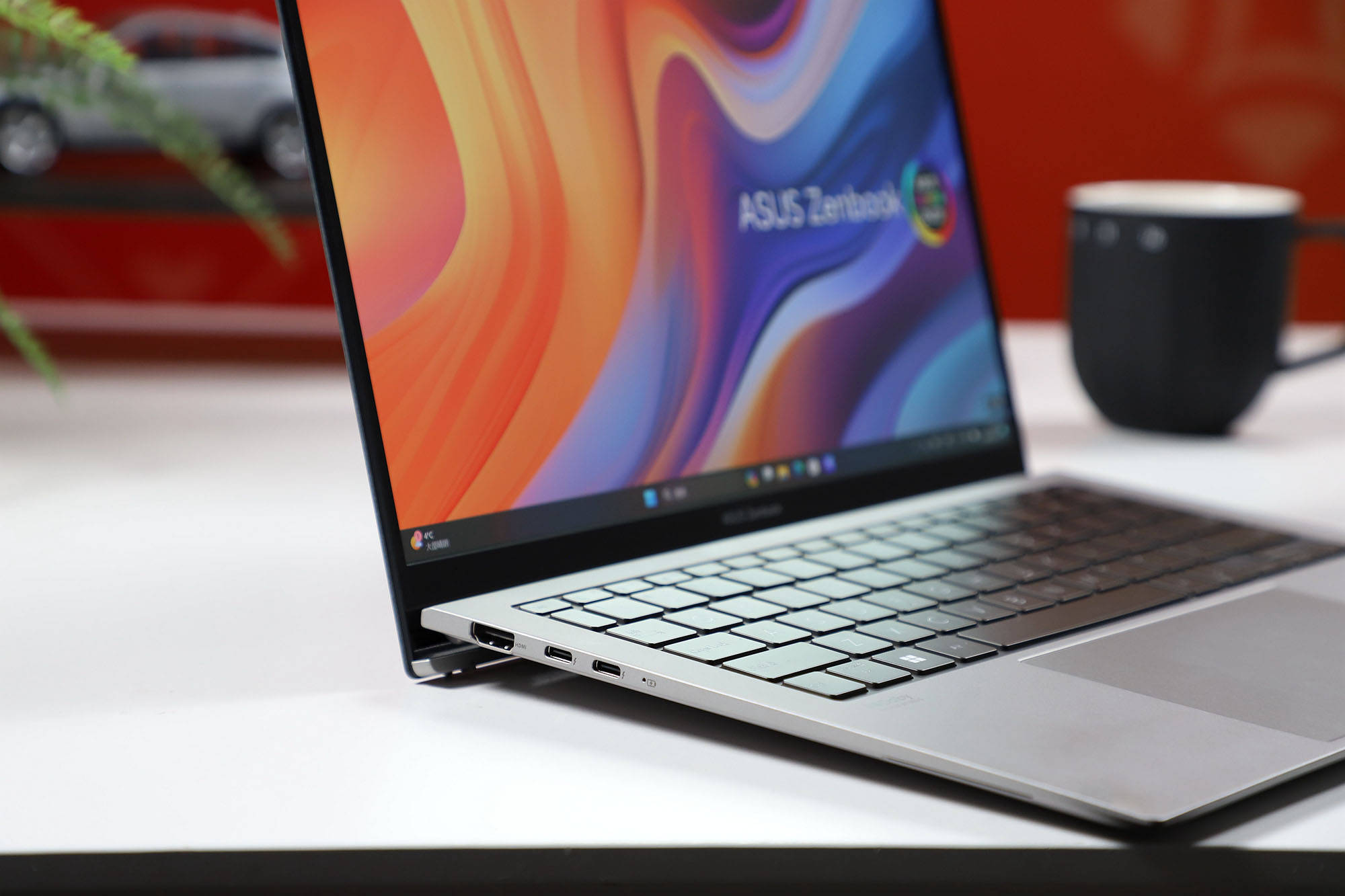 华硕灵耀13 2024图赏:轻至1kg 薄约1cm,简约有个性_gbps_支持_ultra