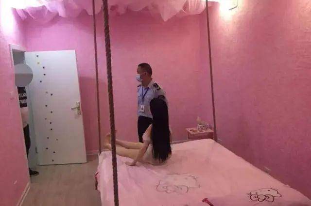揭秘成人体验馆:不算"pc"但有风险残留,小时计费200谁来买单?