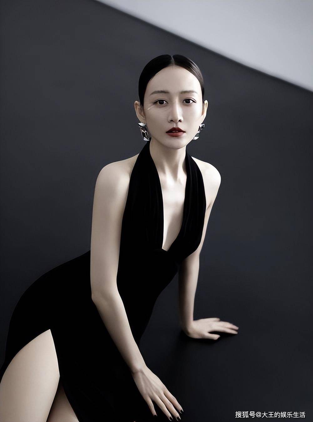 41岁女星王鸥产女后首次公开露面,肉眼可见憔悴了,妈妈味浓郁!