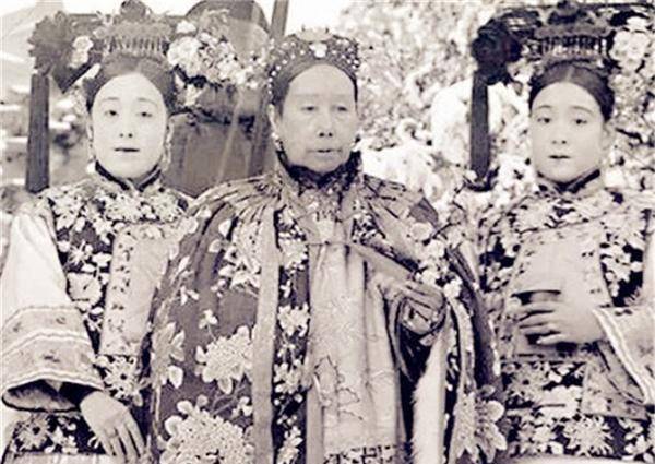 长相丑陋的李莲英,为何能受慈溪宠爱?有个能耐连宫女都自谈不如