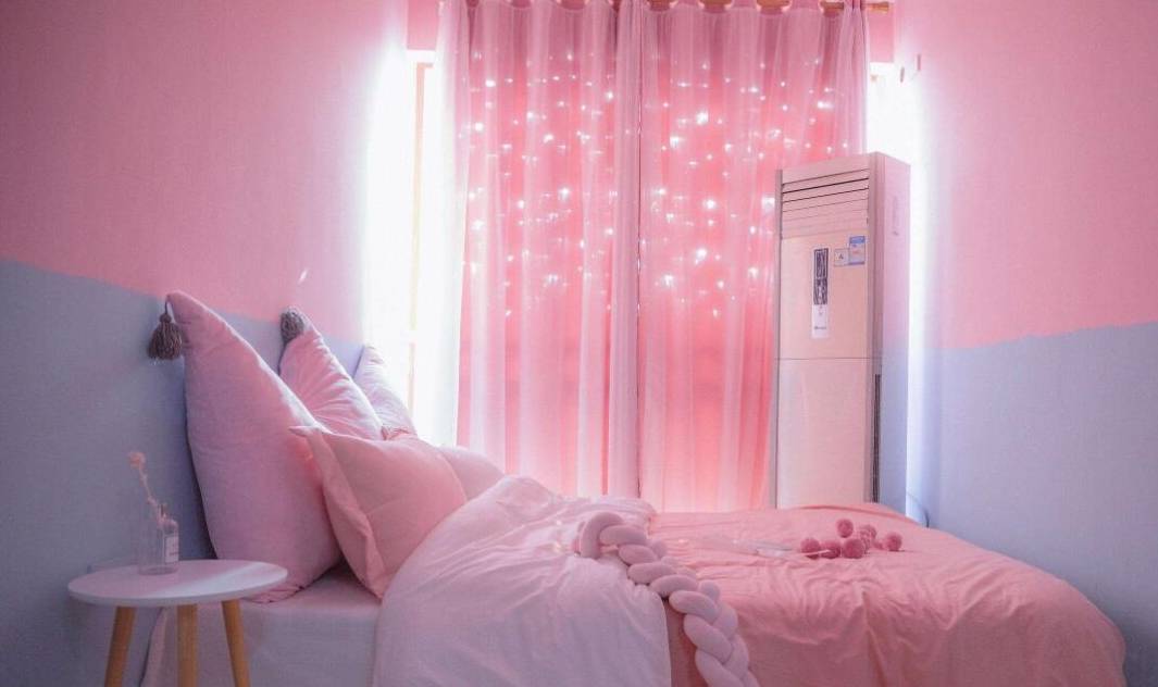 一个温馨梦幻的卧室,当然不能缺少唯美的蕾丝.