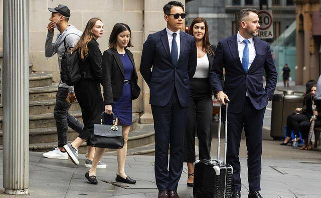 原创高云翔太拽了吧186身高穿西装气场超男模庭审现场自信又从容