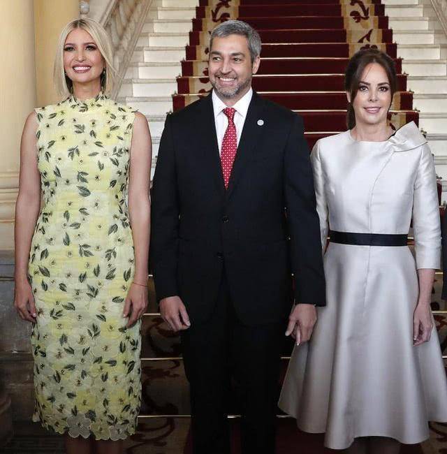 原创伊万卡不愧是名媛中的极品欧美身材穿中式旗袍美到眼睛移不开