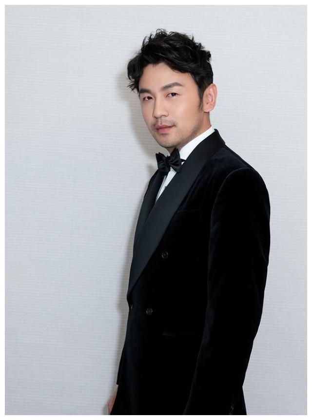 雷佳音早恋叛逆裸婚大学同学揭秘我们都被窝囊废骗了