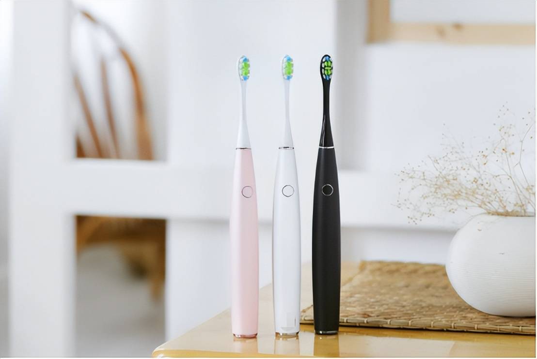 电动牙刷有什么优缺点?揭露旋转/声波/扫振式雷区_口腔_问题_牙齿