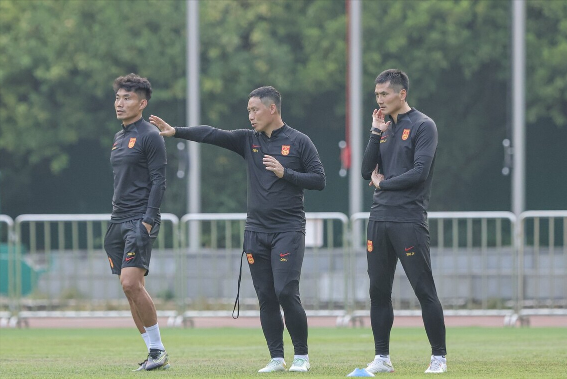 原创时间紧迫国足集训名单需中方教练协助泰山有望再添两国脚