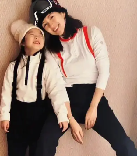 章子怡越来越接地气,汪峰花花公子,怎么可能带得好孩子?_生活_外界_方