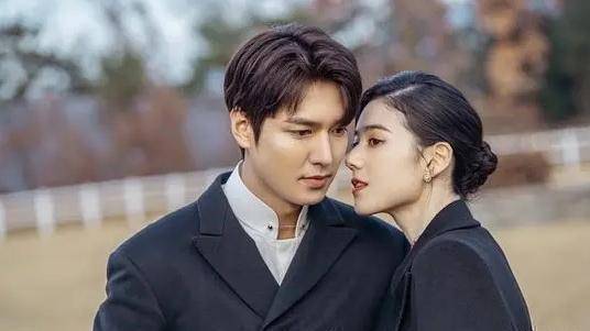 原创李敏镐最新剧照曝光和女二互撩cp感远超金高银笑容诱惑帅炸了