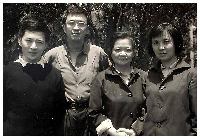 才子导演杨延晋,正军级父亲背景;潘虹副部之子求爱改嫁.