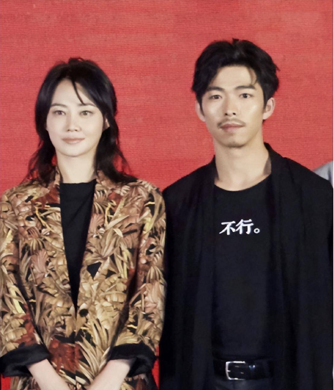 40岁谭卓官宣恋情,男友是演员章宇,两人亲吻照曝光_感情_照片_演艺圈