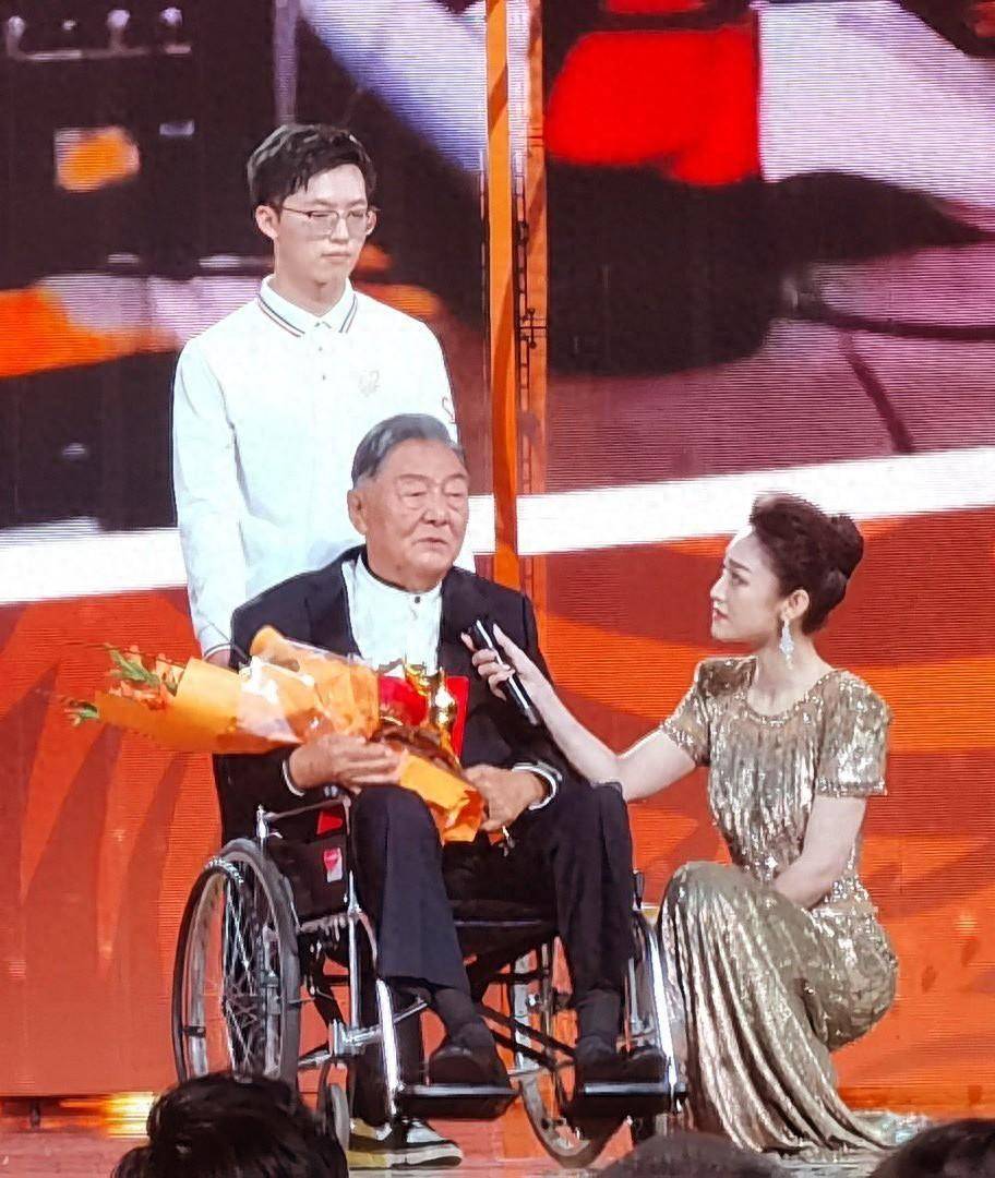 原创父亲是大导演儿子是演员女儿是编剧一家人编导演全套阵容