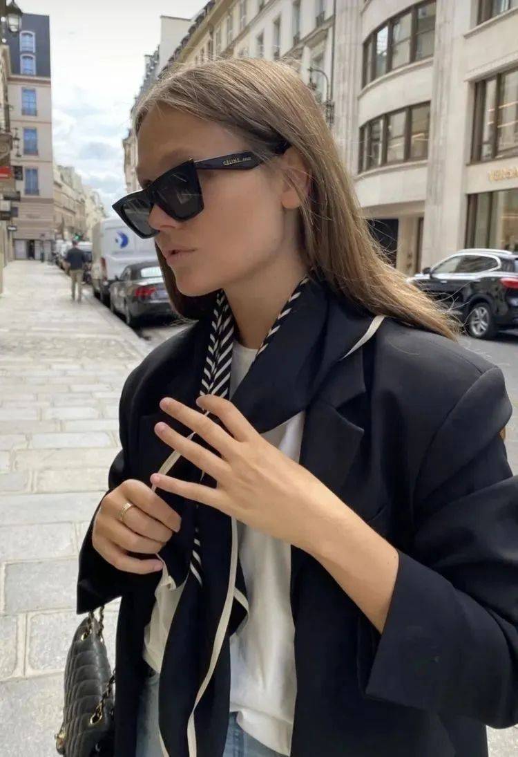 春天系丝巾减龄又时髦