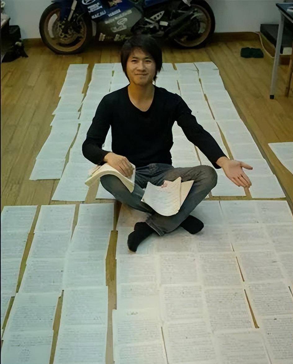 韩寒这12年解不开的心结全拍在了飞驰人生2里