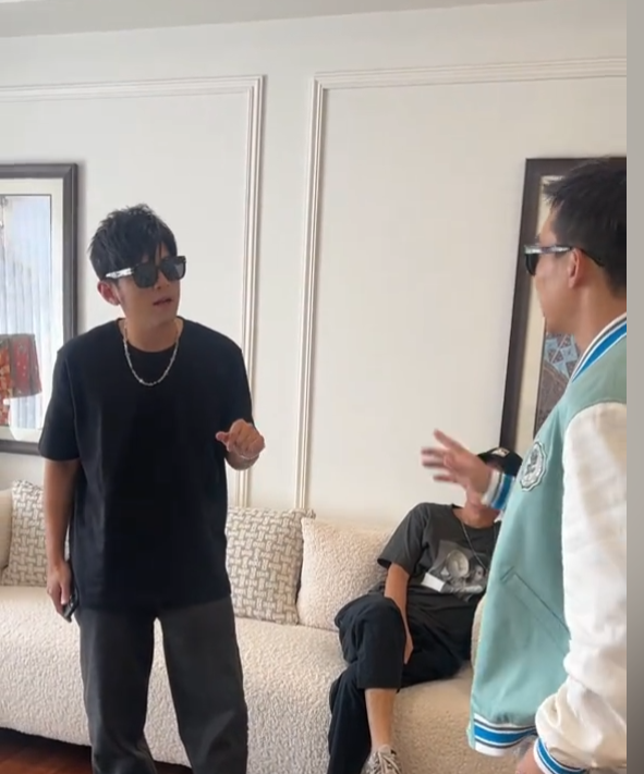 周杰伦和刘耕宏打赌输了就愿意和他一起跳舞刘耕宏能赢吗