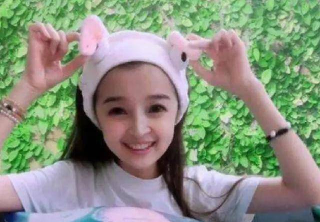 原创1米3袖珍女孩黄韵怡供弟上学放弃治疗如今已年入百万