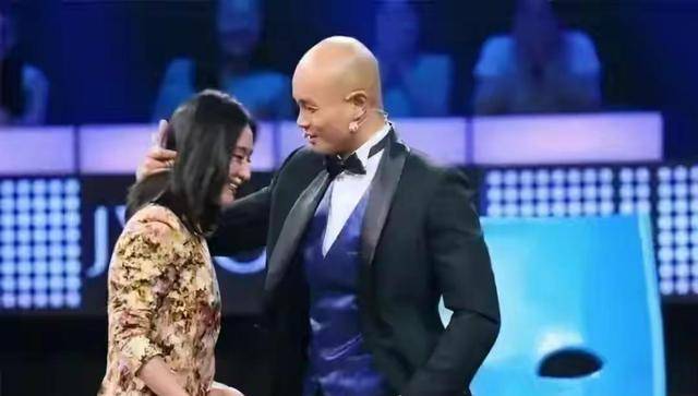 《超级先生》中,乐嘉和宁静发生争执,执意让宁静承认伤害了选手.