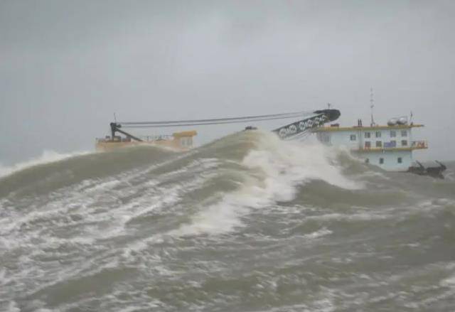 天痛失三子,欠债60多万,却承诺:我会替儿子把债还上_吴乃宜_生活_台风