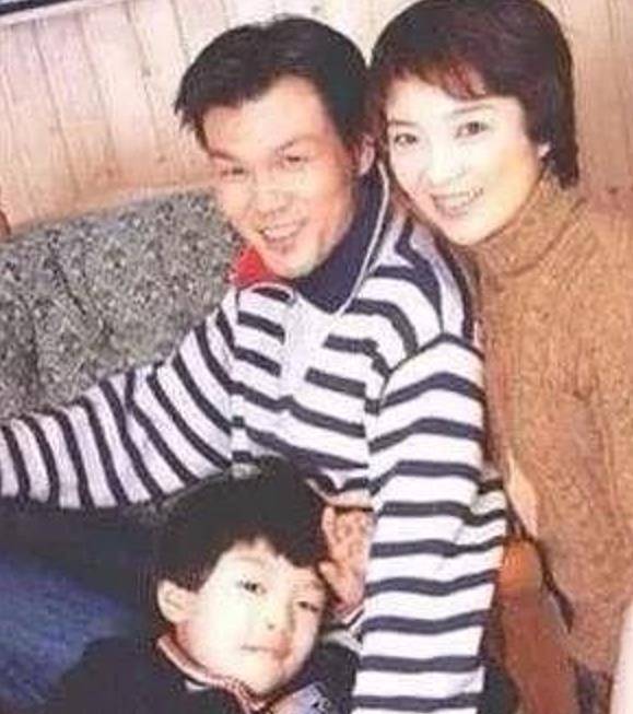 原创还记得李彬吗曾是主持界一哥与病魔抗争5年后容貌大变样