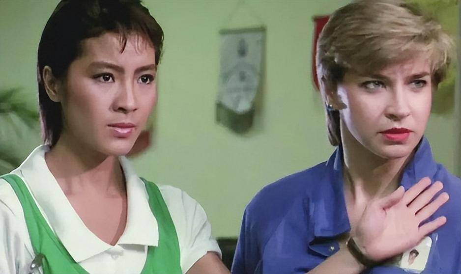 在当年罗芙洛来到香港后,自然要拜见当年最火的洪金宝,而恰好孟海是洪