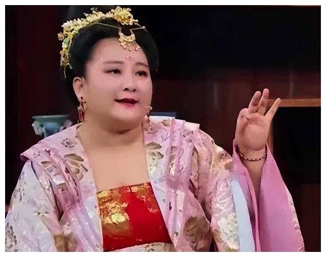 原创贾玲招摇过市性感春丽尽显风采大胆改头换面微博引热议