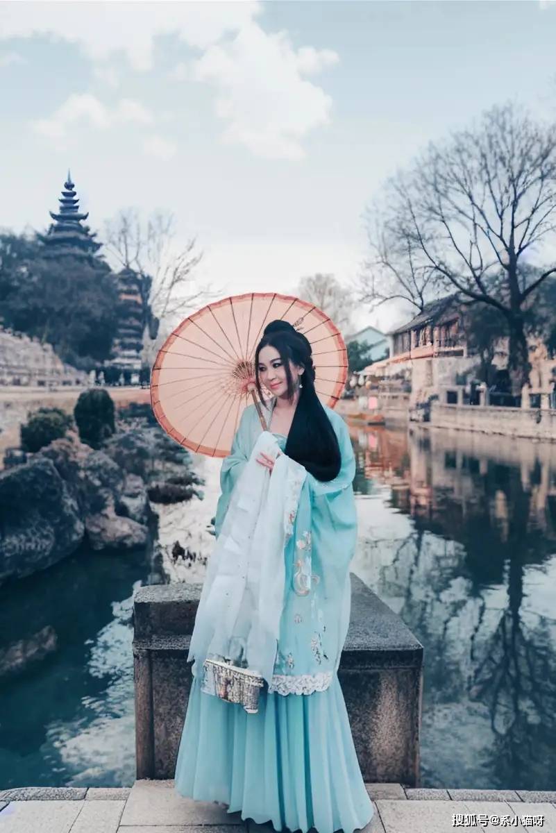 原创温碧霞西施造型曝光长发如瀑散发婀娜气质