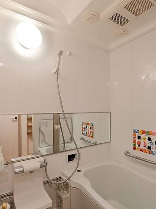 原创谁说小卫生间里不能装浴缸这两种布局让浴缸与卫生间完美结合