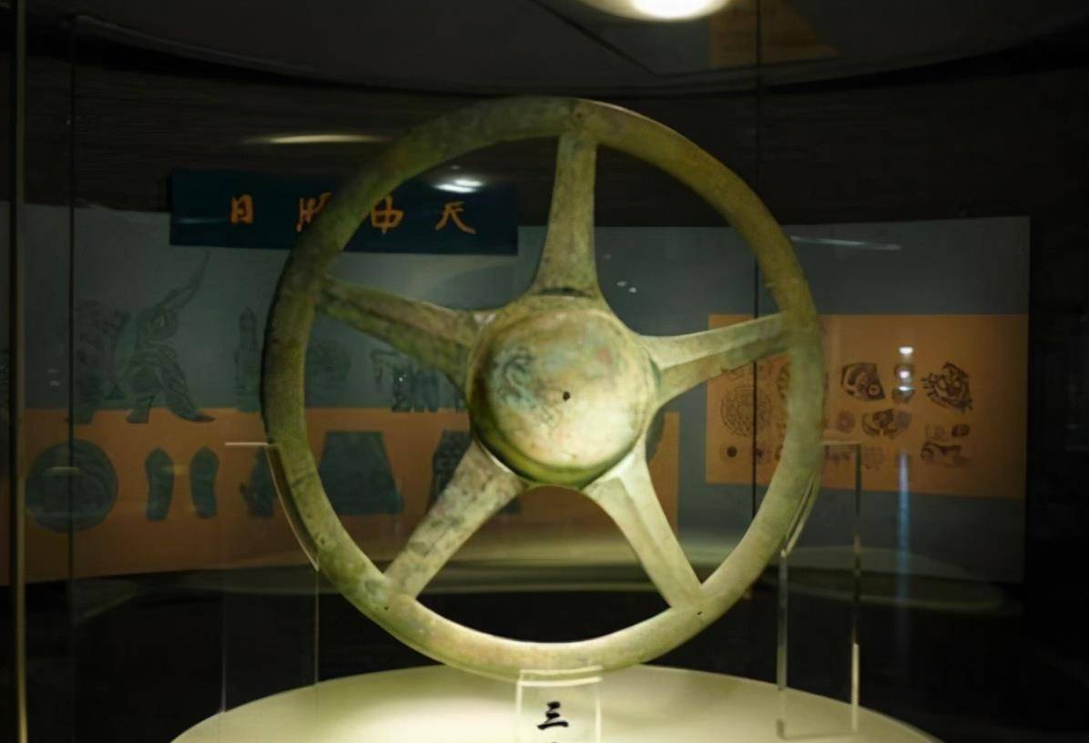 原创三星堆出土的4件诡异文物别笑这可是古人认真制造出来的