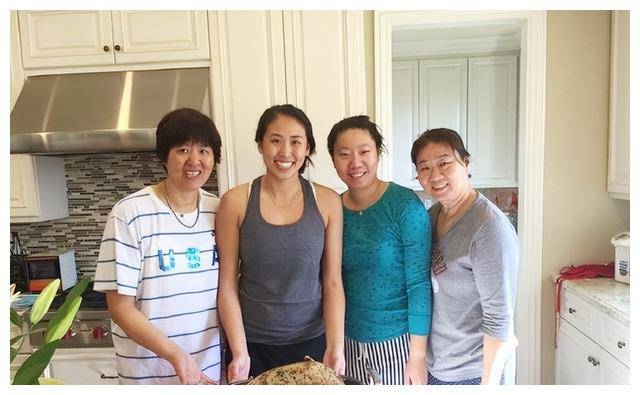 原创郎平全家美国畅聚老公罕现身帅气女儿白浪高成仙