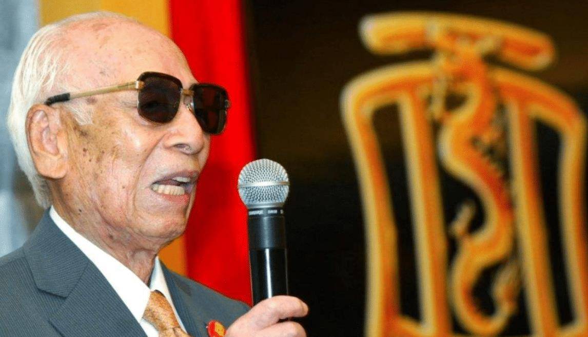 不能幸免于难,一次突然来临的空袭将吴百福的工厂和事务所一并炸毁,心