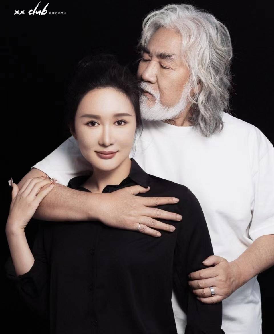 原创杜星霖回应网友质疑张纪中为老婆送上鲜花两人又撒了一把狗粮