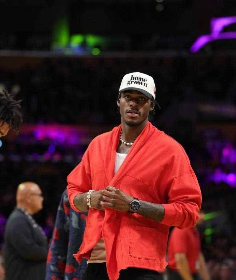 原创已连续缺席11场范德比尔特晒出一组训练与观赛照