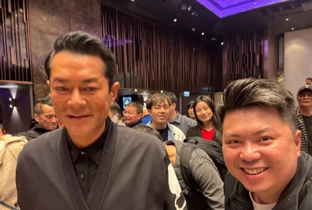 原创成龙出席香港武打明星新年聚会神采飞扬超冻龄古天乐颜值崩坏