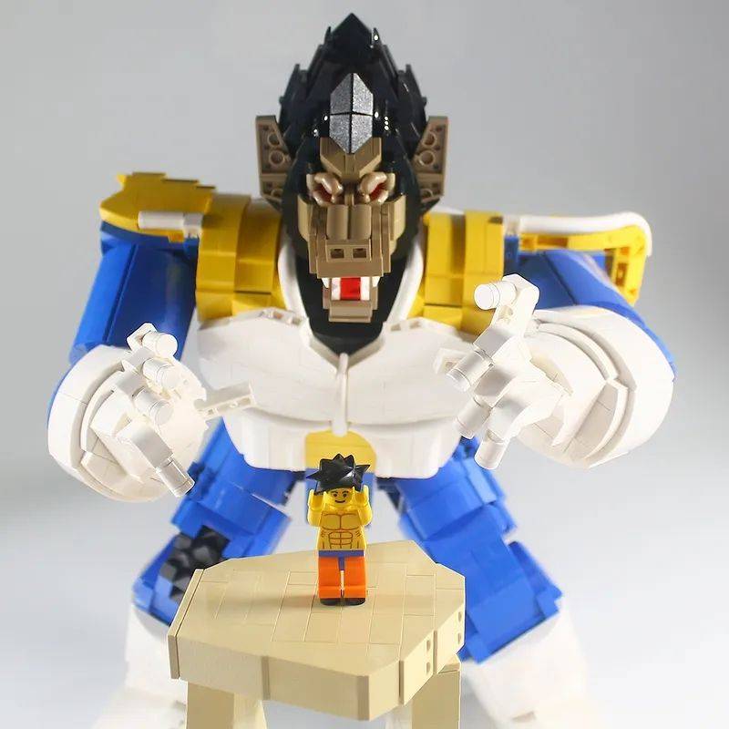 这款赛亚巨猿moc作品来自乐高玩家moko,这个形态的贝吉塔同样受到玩家