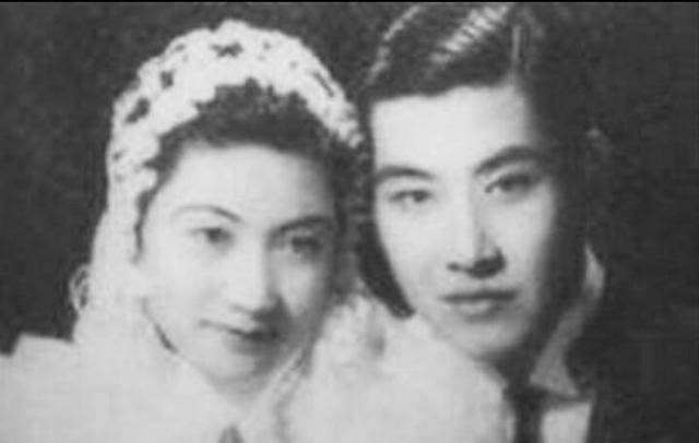 原创雨巷诗人戴望舒他的情诗很美但他在一生的三段爱情里却极苦