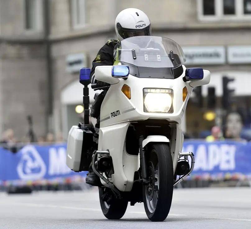 不一样的豪华四缸——宝马k1200lt_搜狐汽车_搜狐网