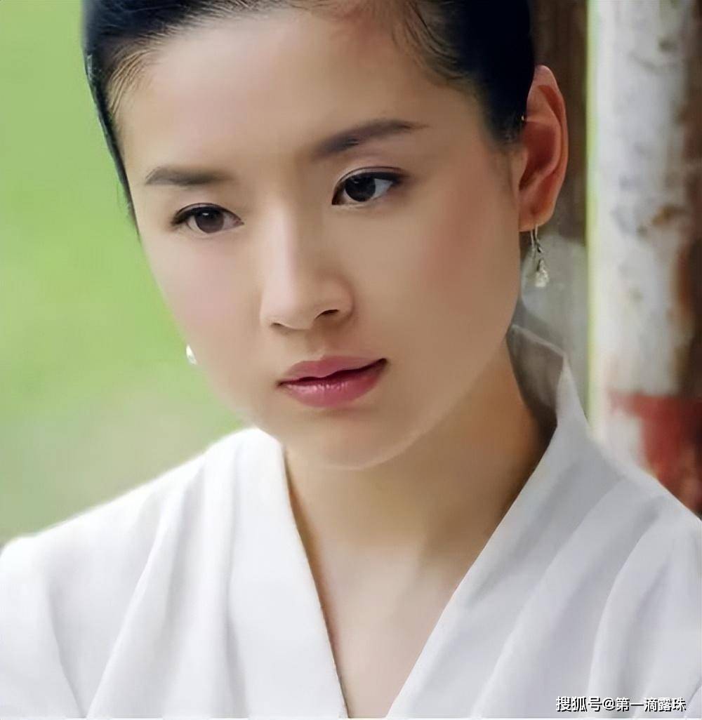 原创与凤行定档318若非赵丽颖领衔还真压不住这6位绝色女配